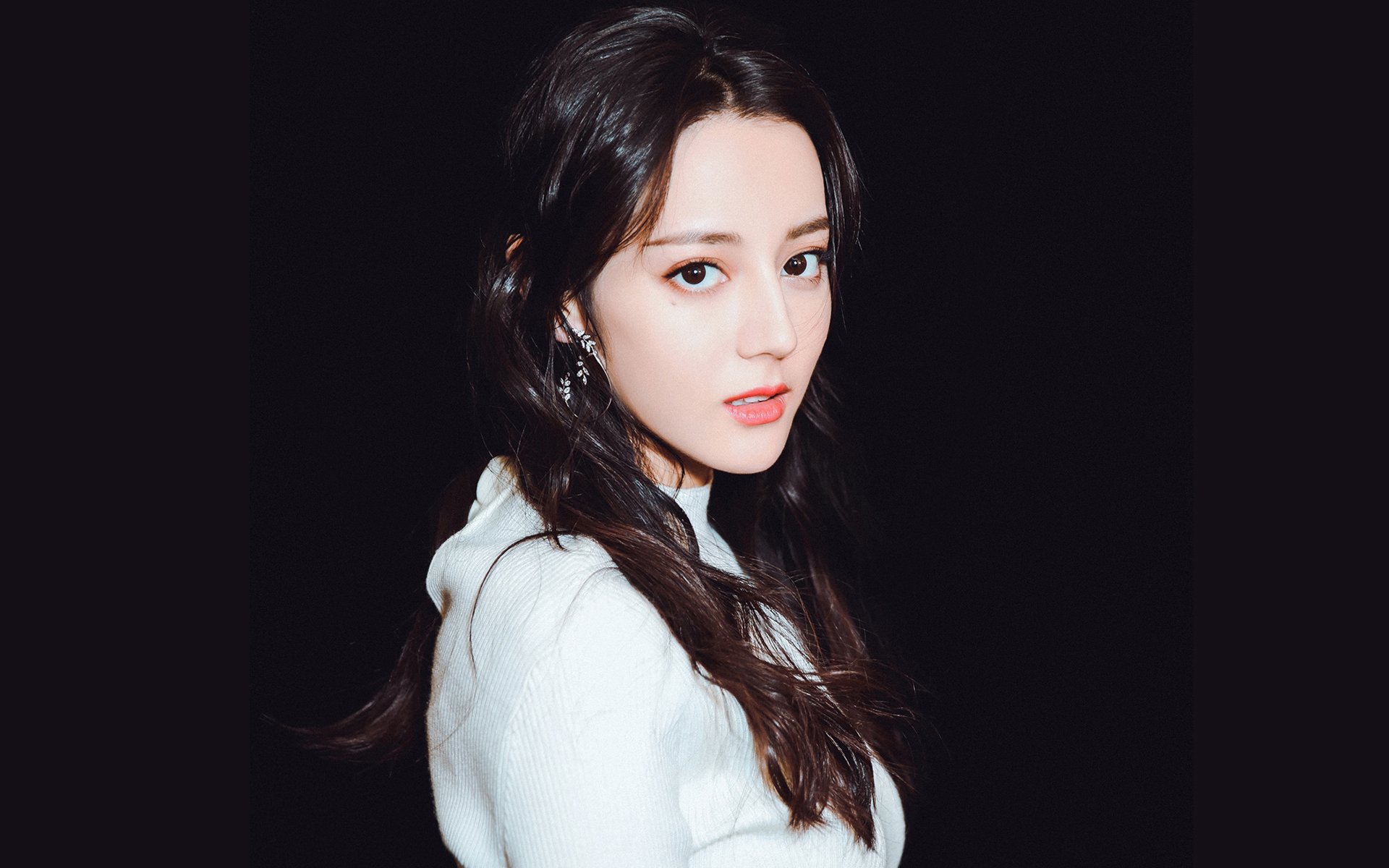 开云体育下载-英格拉姆，挣脱镣铐的瞬间，他在西决的至暗时刻点燃火焰