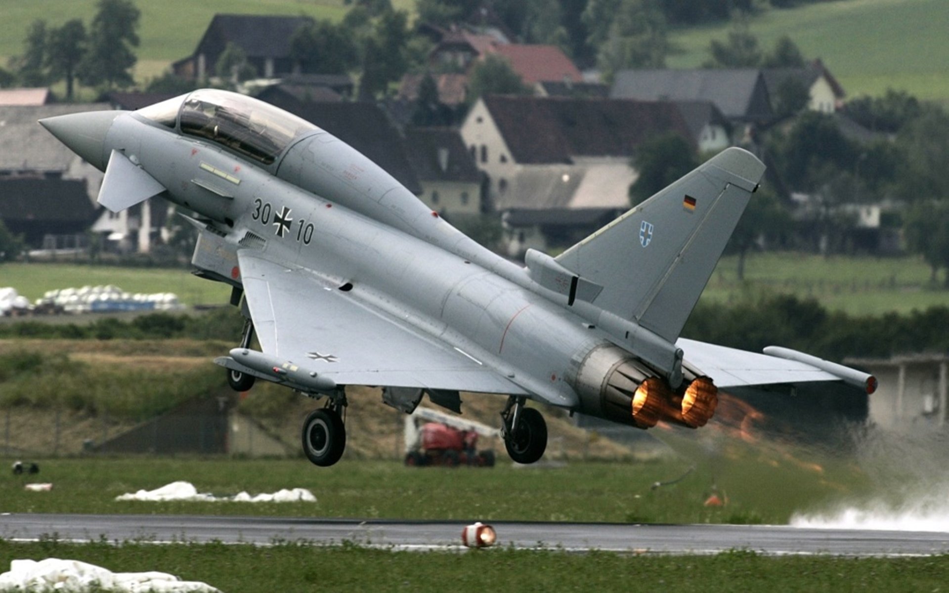 冰火两重天！小贾伦关键节点连砍9分定乾坤，深圳队战略性收割疲惫湖人